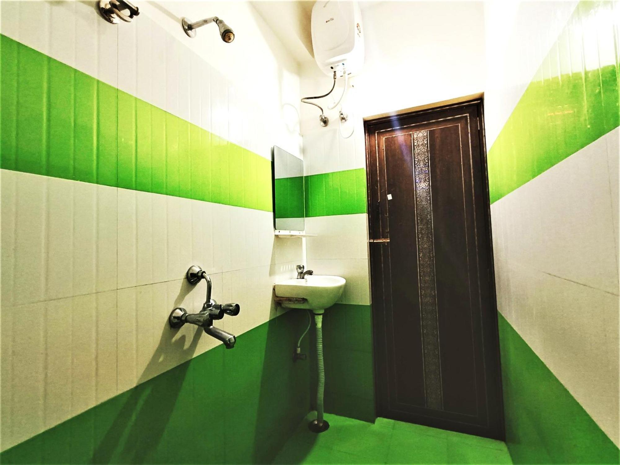 Goroomgo Krishna Residency Puri Near Sea Beach - Spacious Room With Excellent Service Awarded - Best Seller المظهر الخارجي الصورة